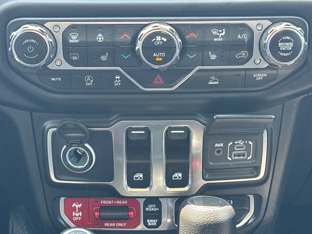 Used 2023 Purple Jeep Rubicon image 26