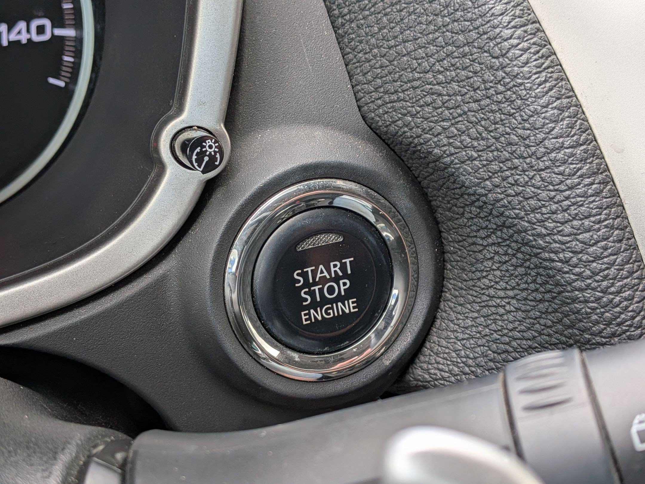 Used 2019 White Mitsubishi SE image 23