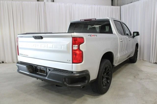 Used 2020 Silver Chevrolet LT image 22