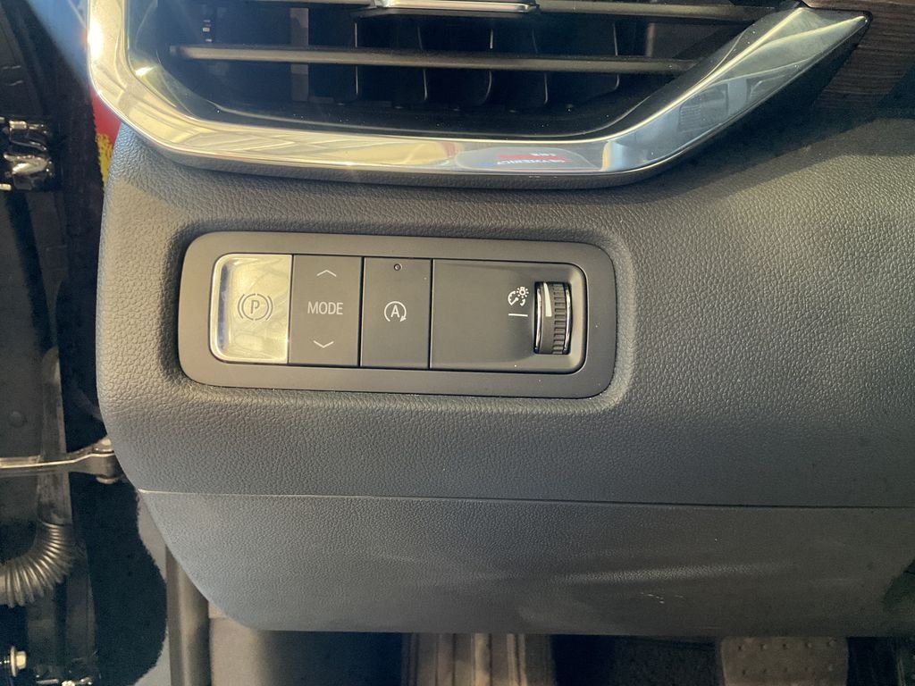 Used 2025 Black GMC Denali image 19
