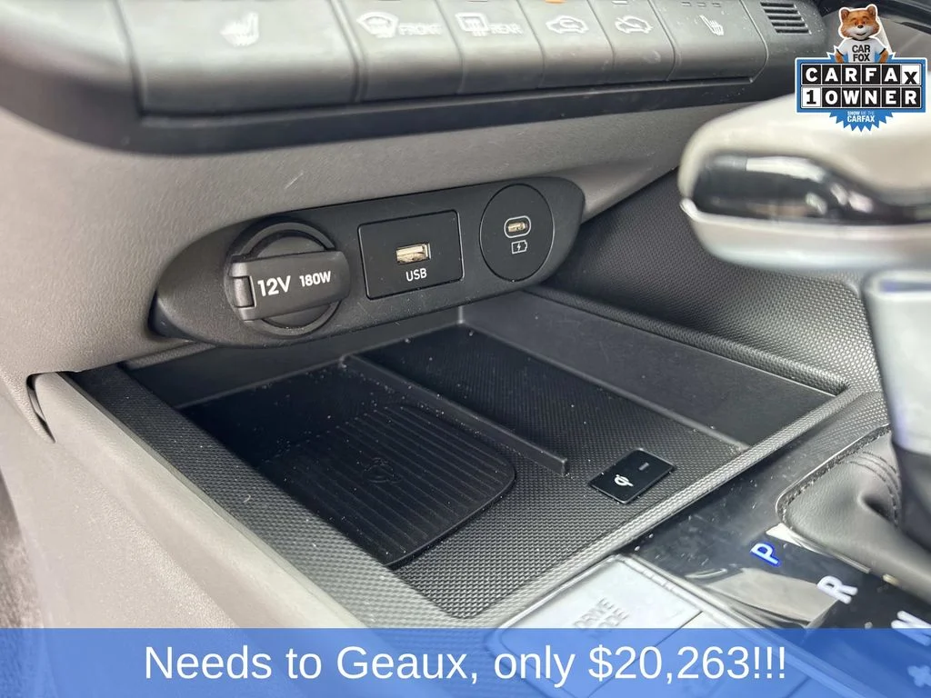Used 2025 Silver Hyundai SEL Convenience image 47
