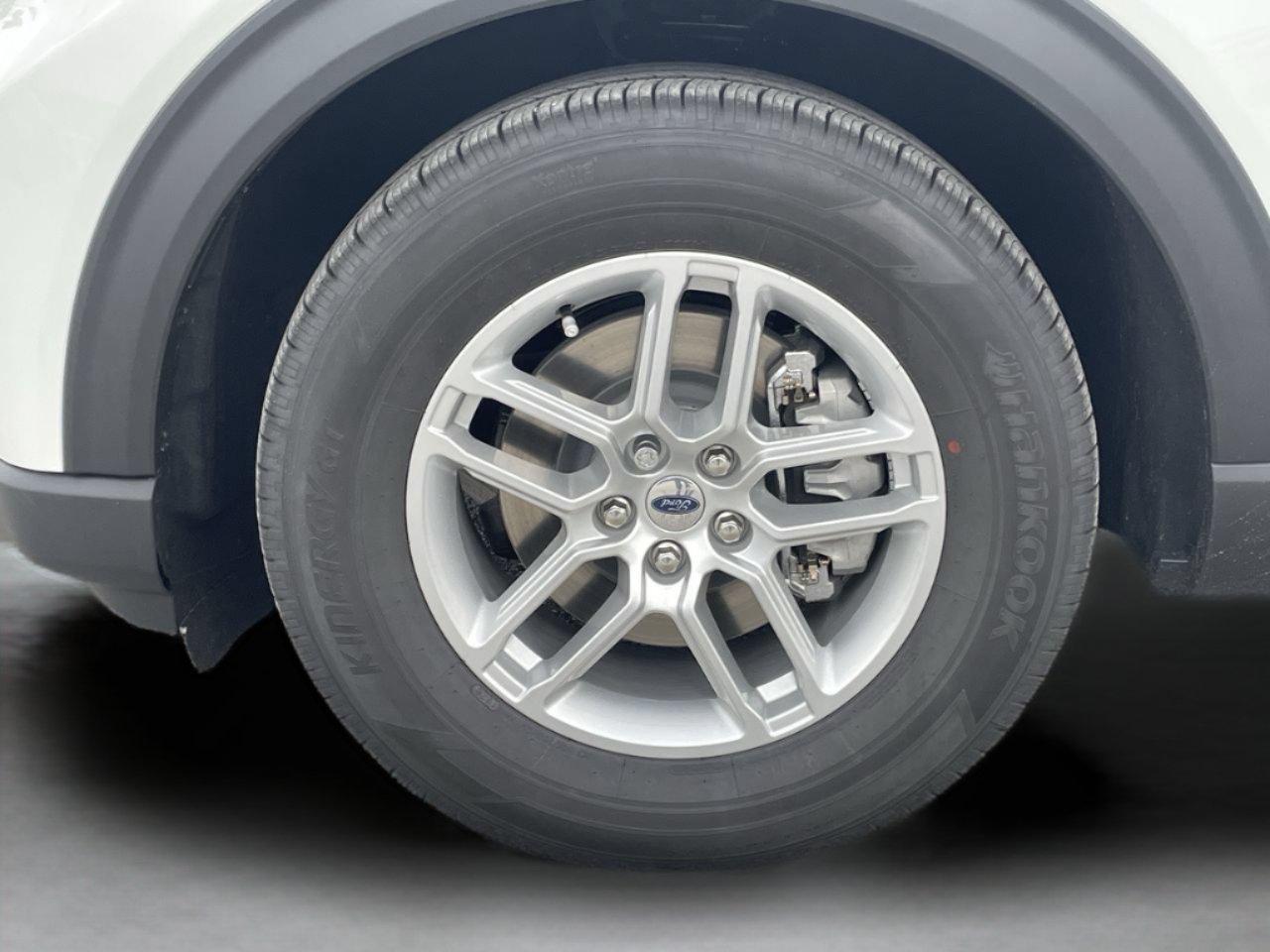 New 2026 Star White Metallic Tri-Coat Ford Active image 32