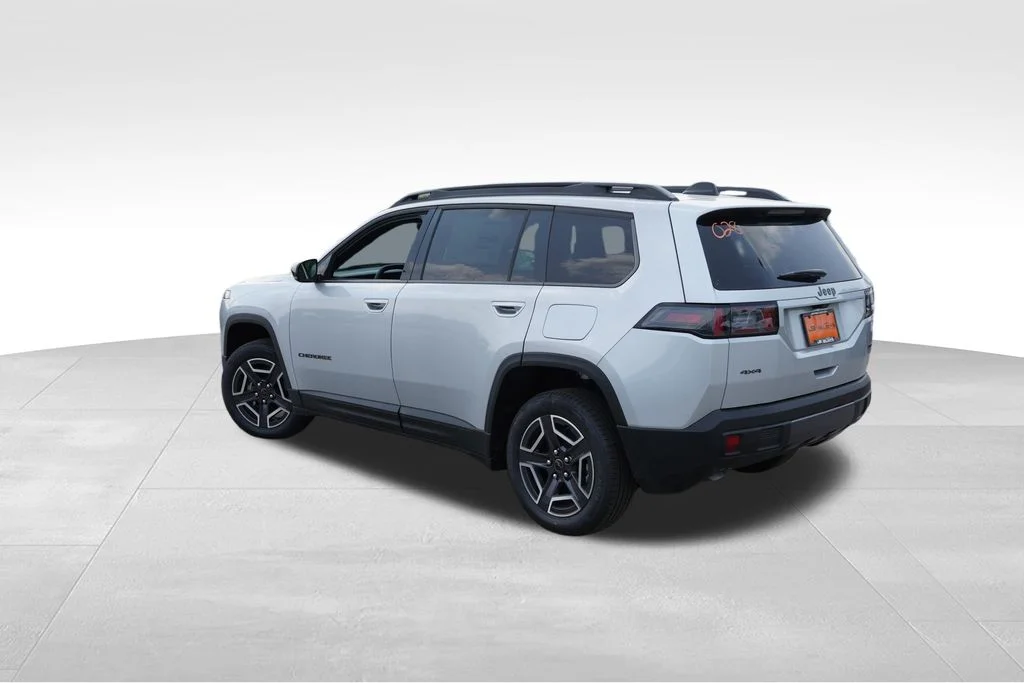 New 2026 Silver Zynith Clearcoat Jeep Limited image 5