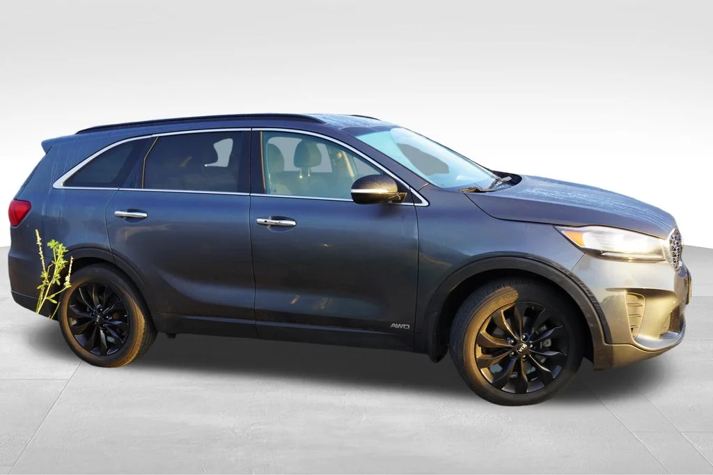 Used 2020 Gravity Gray Kia S image 2