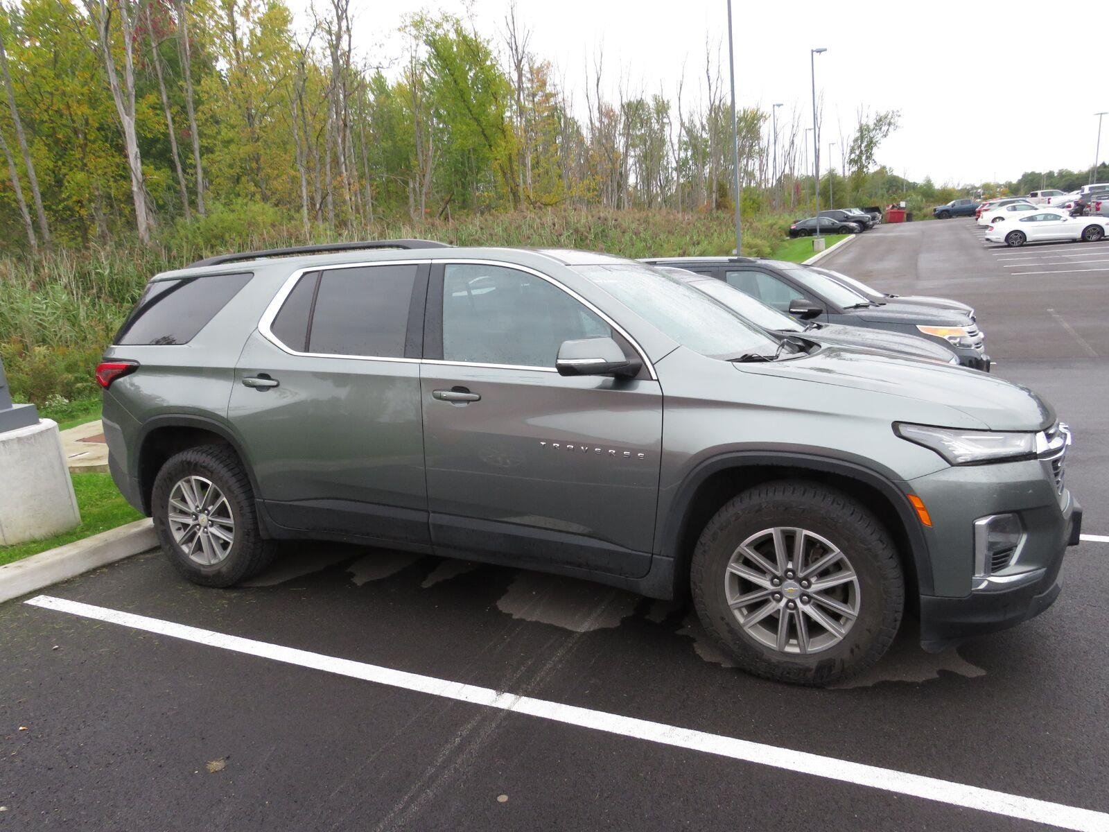 Used 2023 Silver Sage Metallic Chevrolet LT Cloth image 6