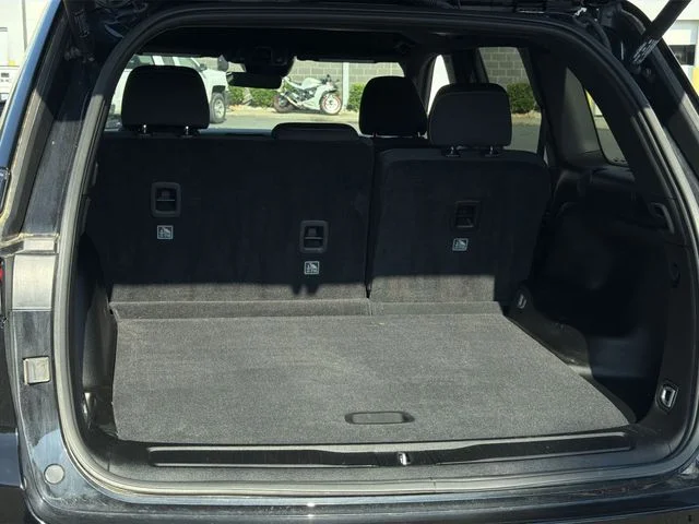 Used 2025 Black Jeep Laredo image 36