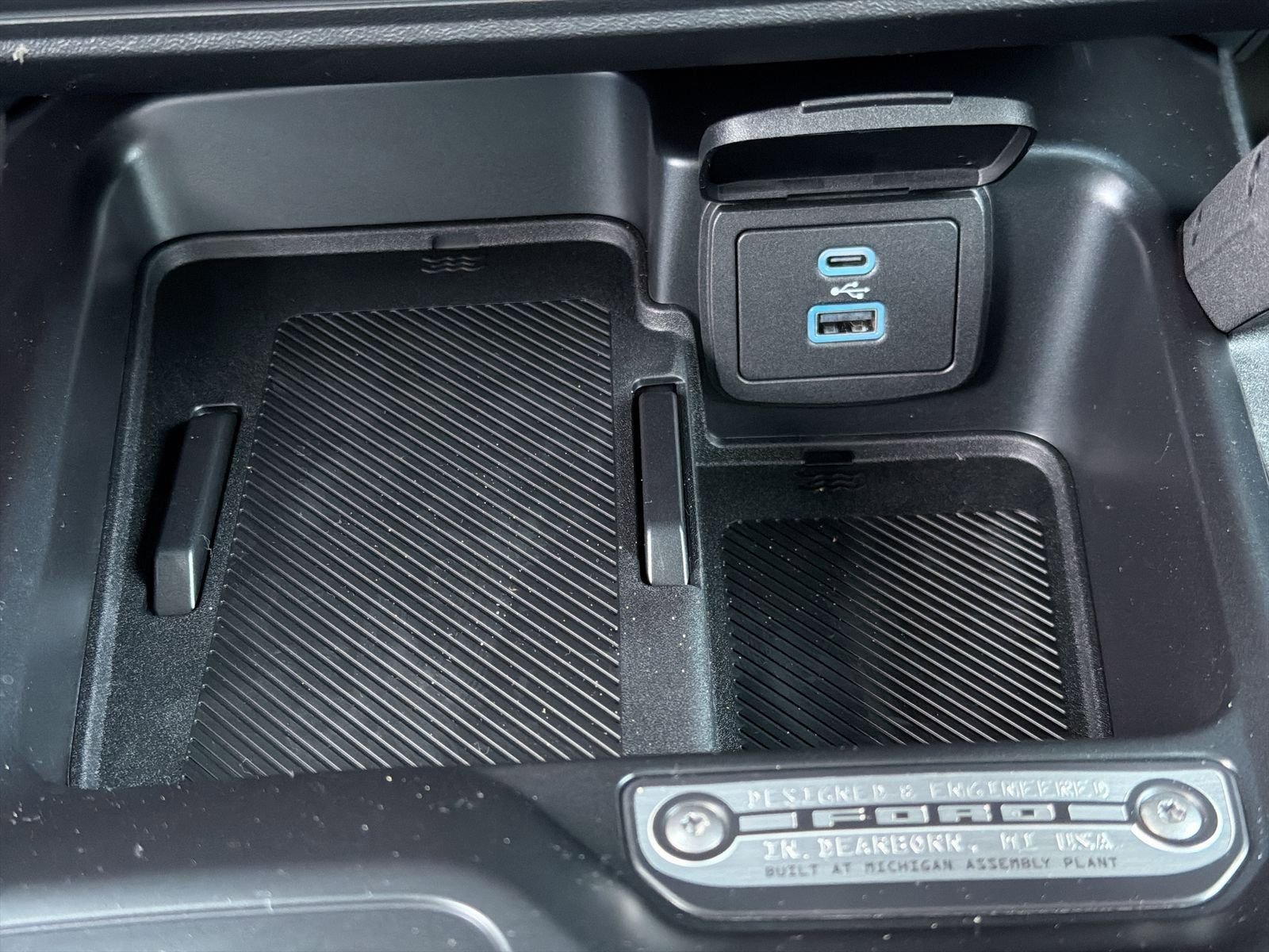 New 2025 Oxford White Ford Badlands® image 32
