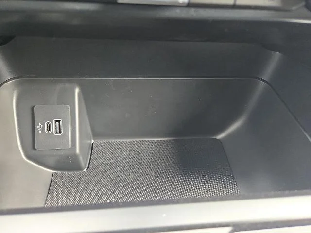New 2026 Carbonized Gray Metallic Ford XLT image 18