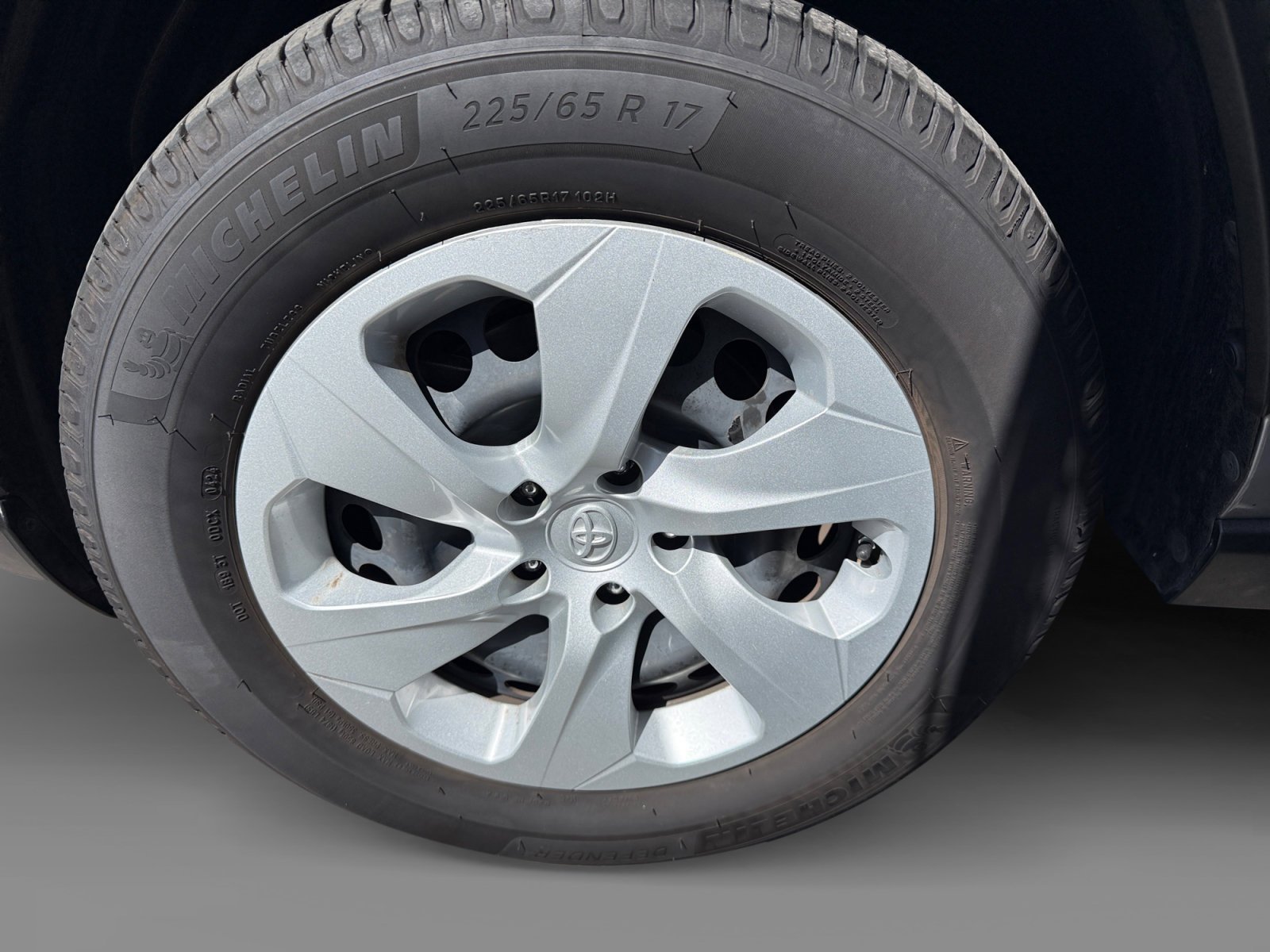 Used 2019 Silver Sky Metallic Toyota LE image 9