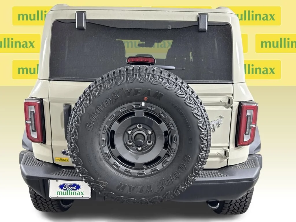 New 2025 Beige Ford Badlands image 18