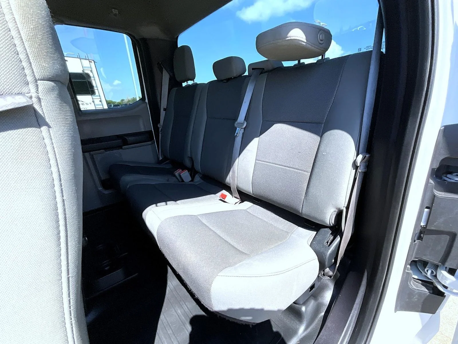 Used 2018 White Ford XL image 15