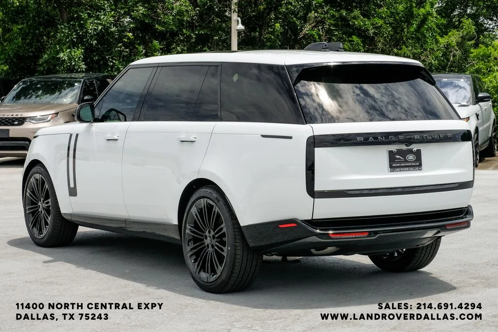 New 2026 Fuji White Land Rover SE image 12