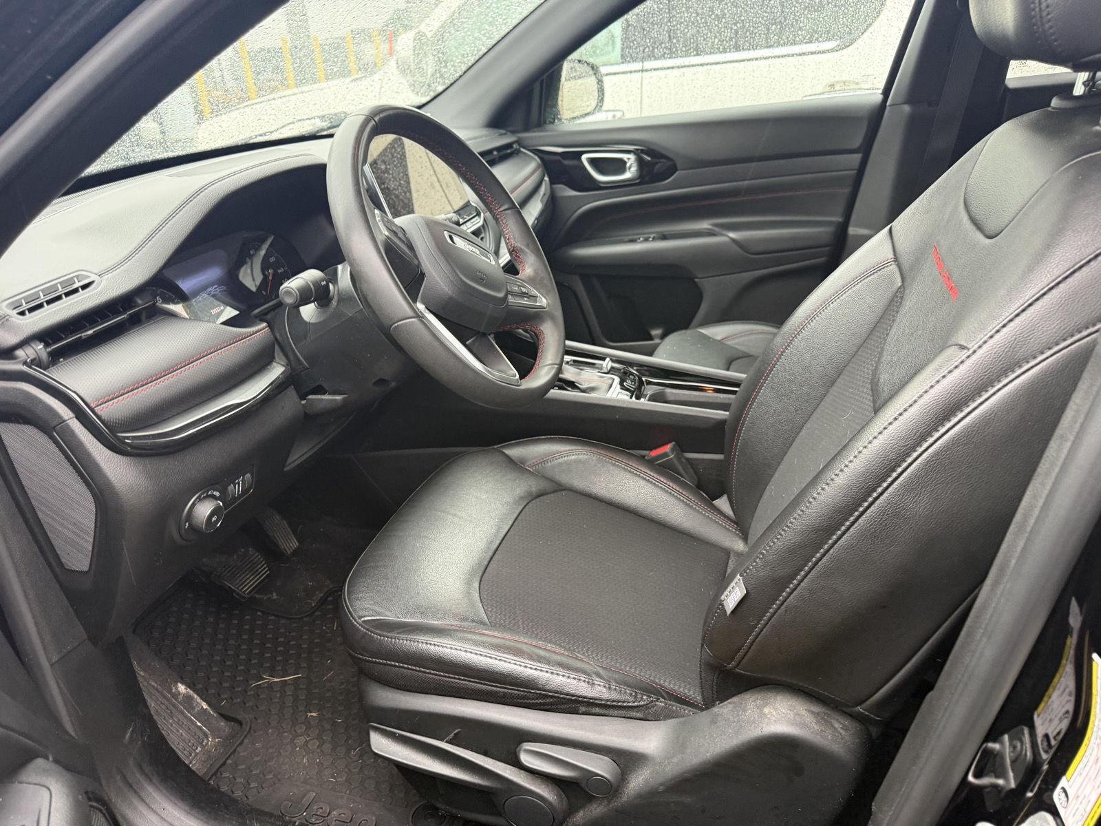 Used 2023 Diamond Black Crystal Pearlcoat Jeep Trailhawk image 6