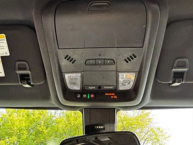 Used 2022 Black Chevrolet Premier image 19