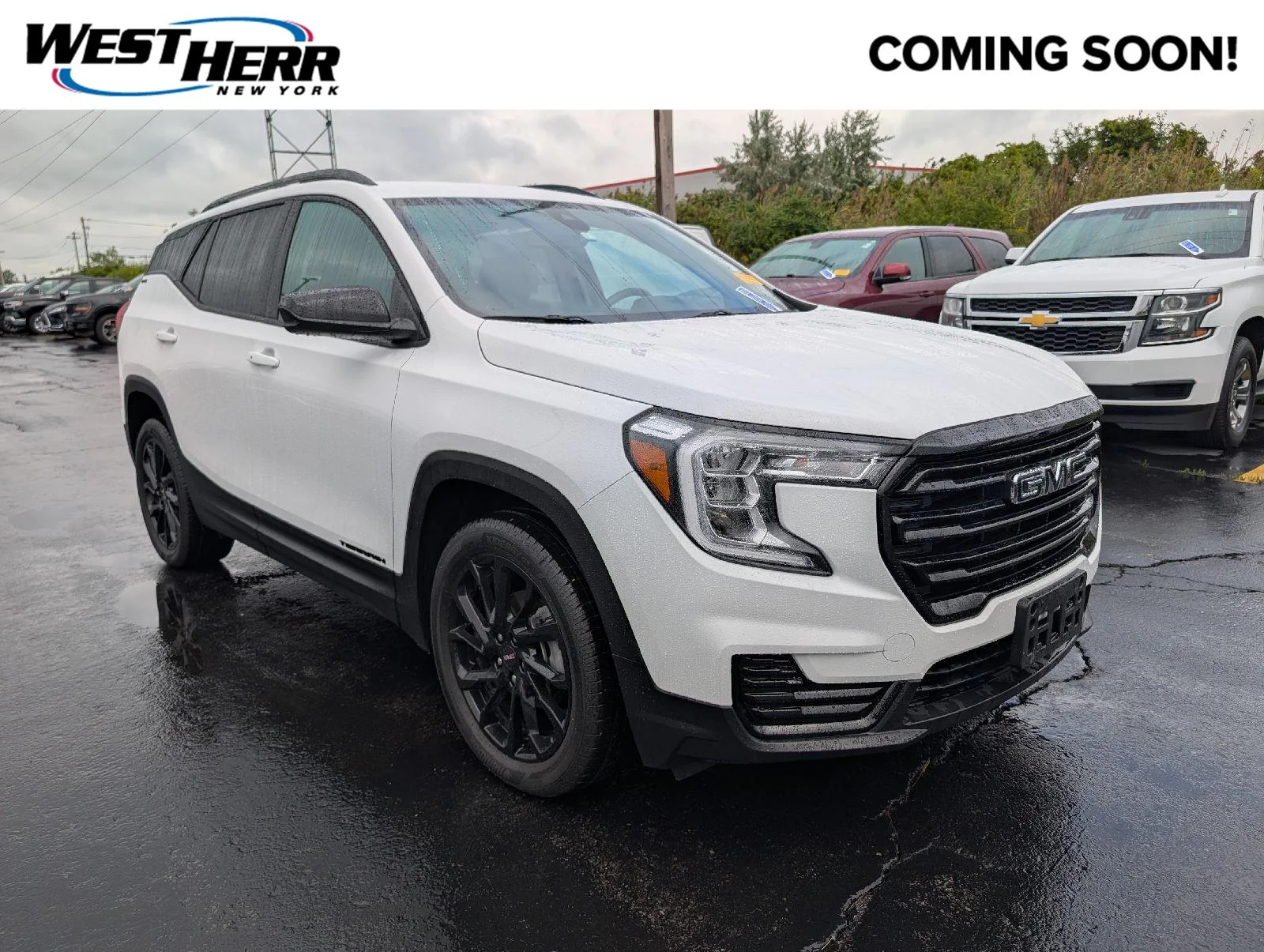 Used 2024 Summit White GMC SLE image 1