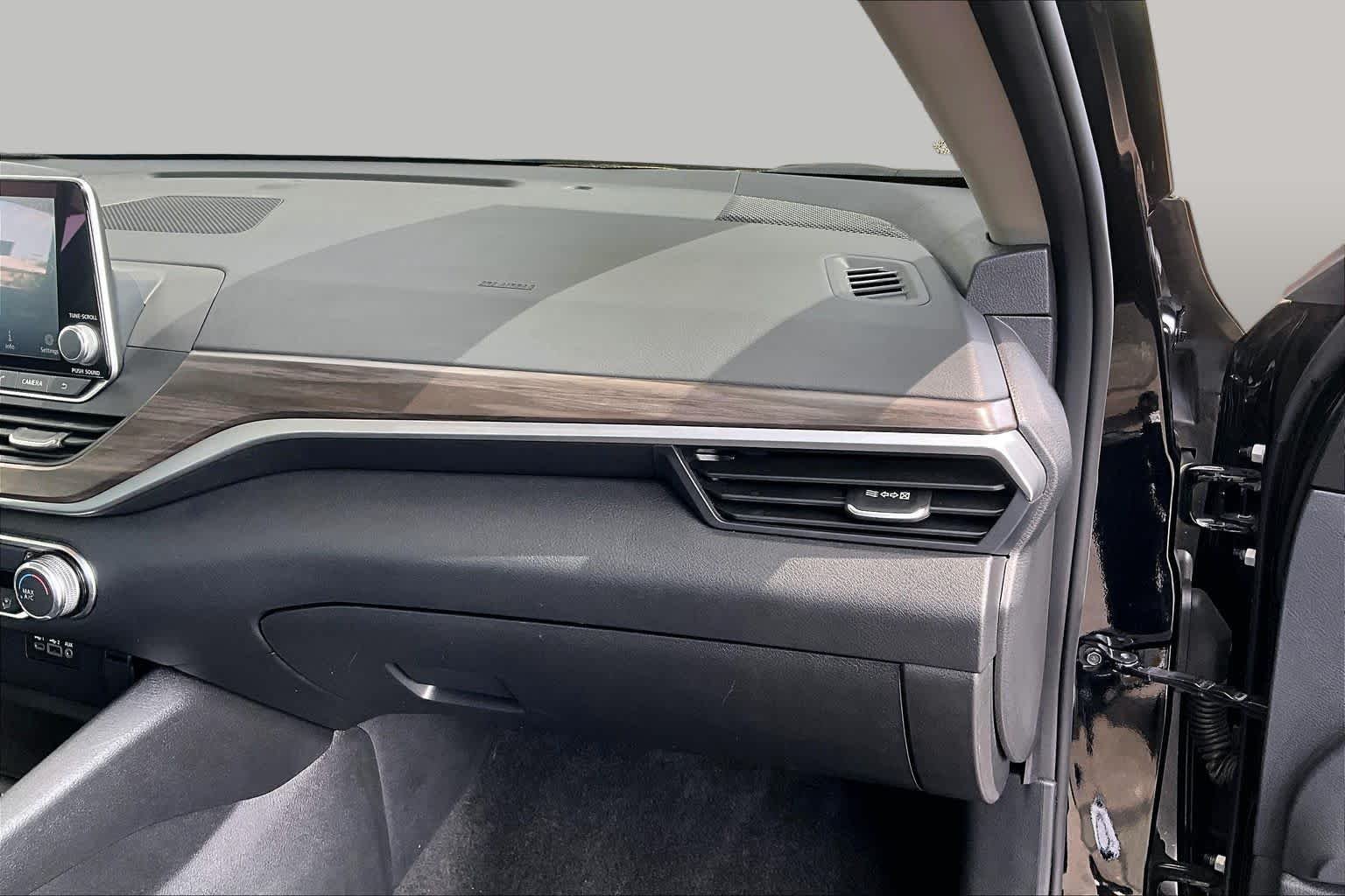 Certified Used 2025 Super Black Nissan SV image 18