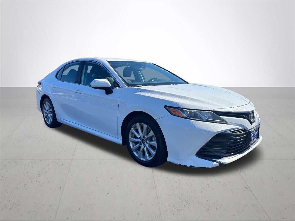 Used 2019 White Toyota LE image 5