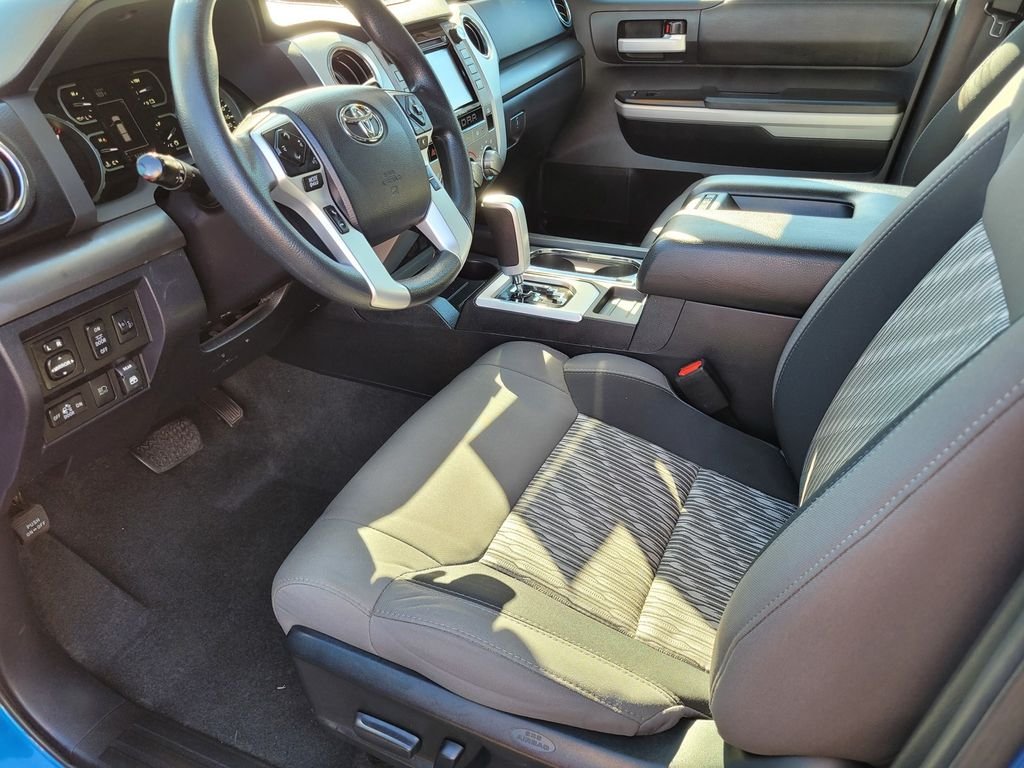 Certified Used 2018 Blue Toyota SR5 image 16