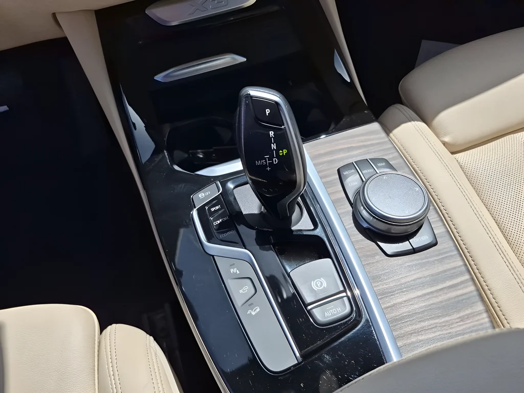 Used 2019 Blue BMW xDrive30i image 34