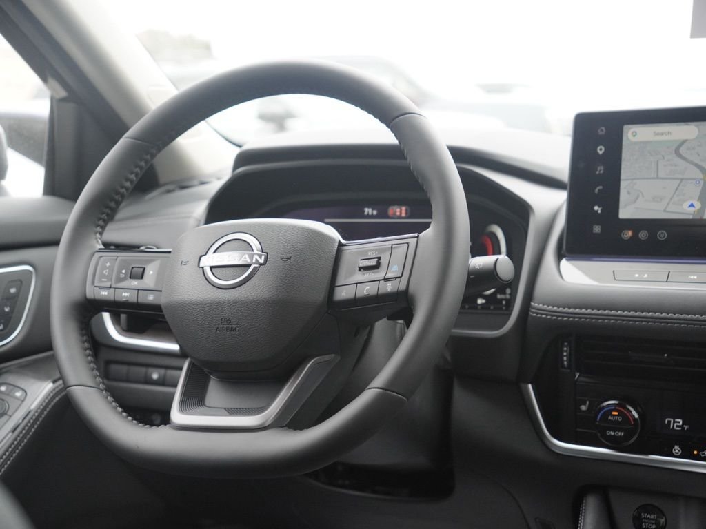 New 2026 Black Nissan Platinum image 22