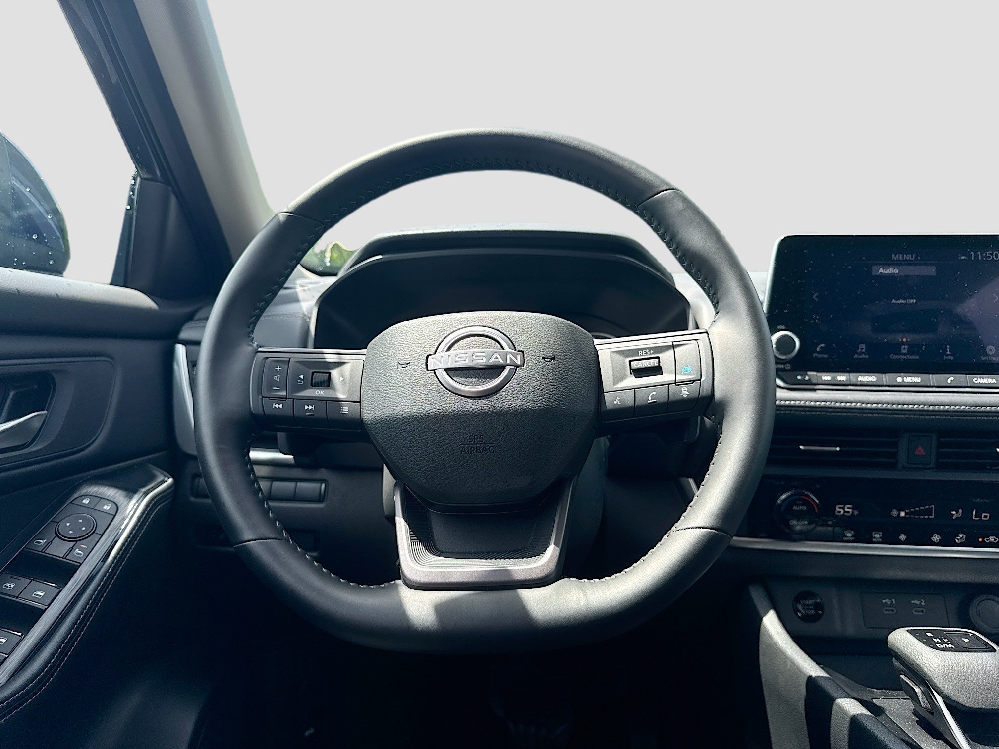 Used 2025 Deep Ocean Blue Pearl Nissan SV image 22