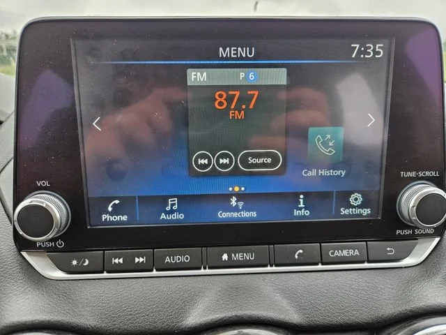 Used 2025 Gray Nissan SV image 19