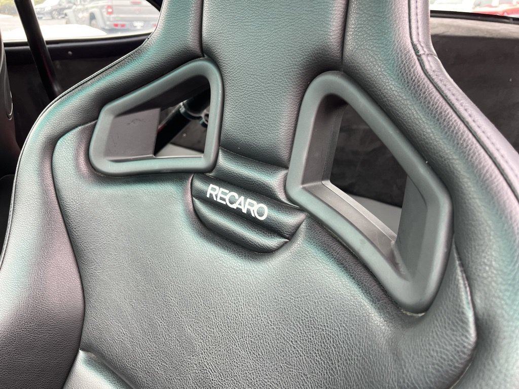Used 1995  Porsche Carrera 4 image 25