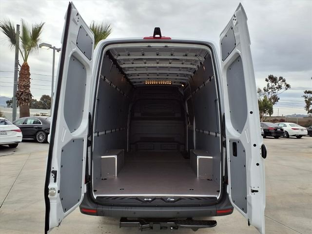 New 2026 White Mercedes-Benz Cargo 170 WB image 21