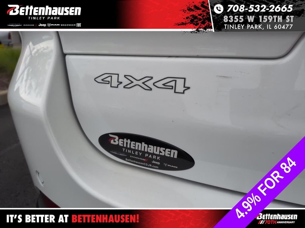 New 2026 Bright White Clear-Coat Exterior Paint Jeep Limited image 8