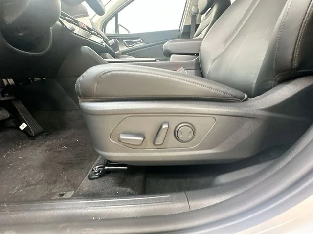 New 2026 Glacial White Pearl Kia EX image 15