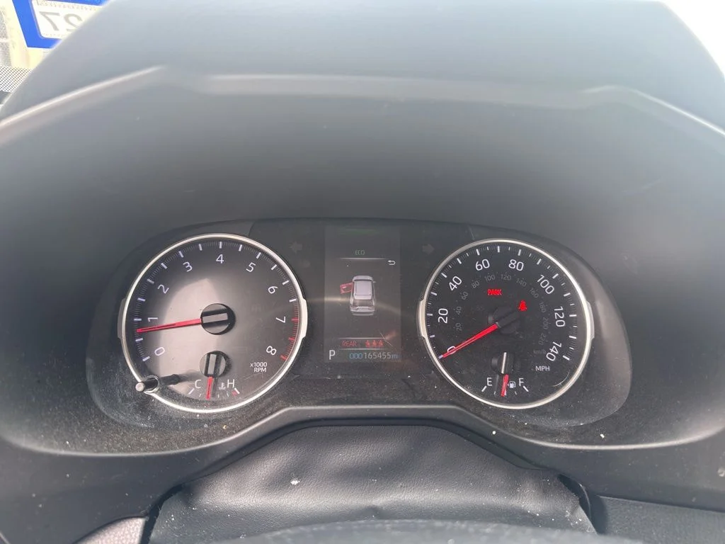 2020 Toyota RAV4 LE FWD's photo