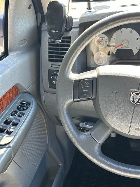 Used 2006 Bright Silver Metallic Dodge SLT image 30