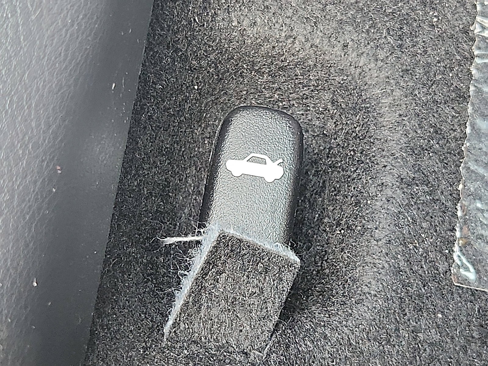 2025 Nissan Versa Sedan SV - Photo 15