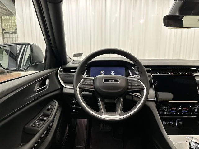 New 2027 Bright White Clearcoat Jeep Laredo X image 13