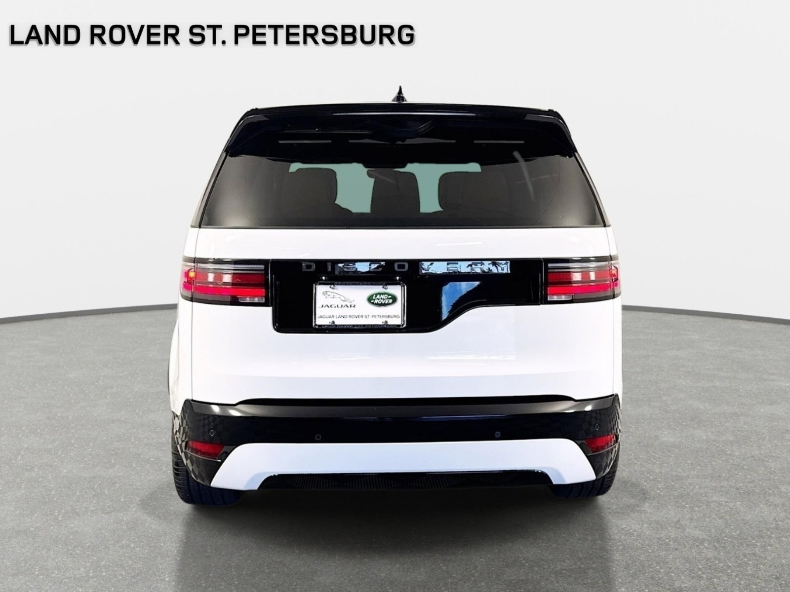 Used 2025 Fuji White Land Rover Dynamic SE image 6
