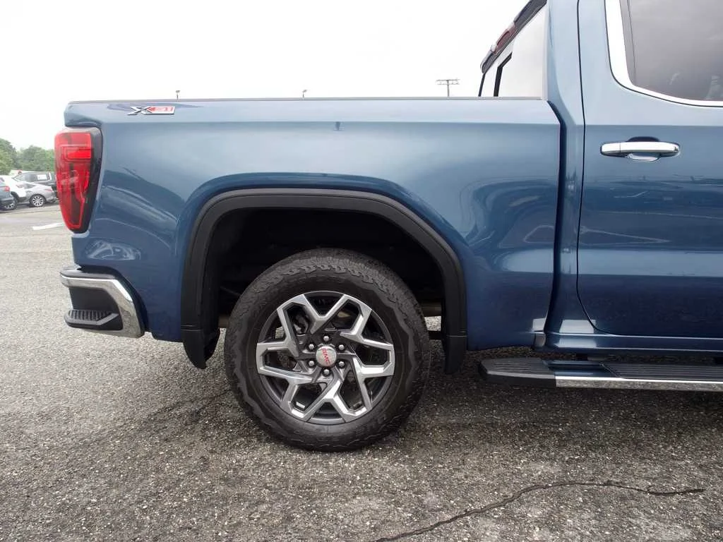 Certified Used 2024 Downpour Metallic GMC SLT image 12