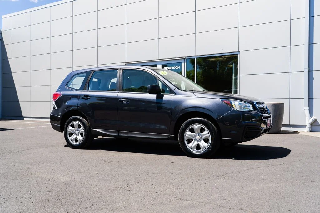 Used 2017 Gray Subaru 2.5i image 28