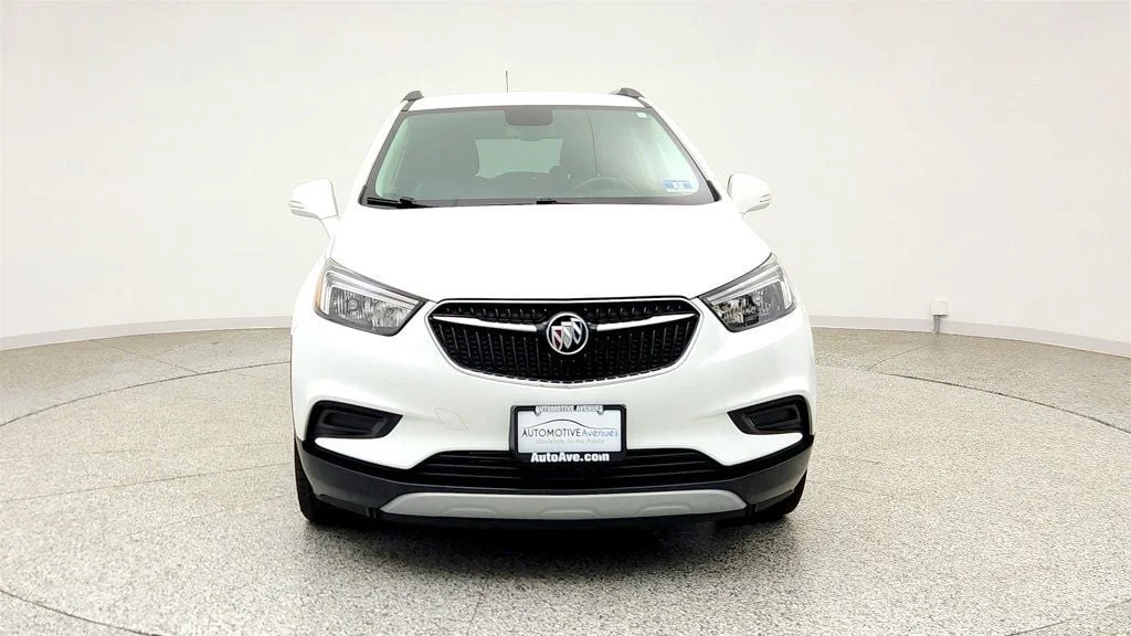 Used 2019 Summit White Buick FWD 4dr Preferred image 2