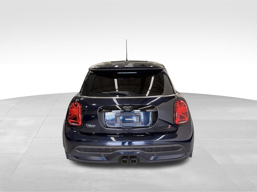 Certified Used 2023 MINI Yours Enigmatic Black met MINI  image 4