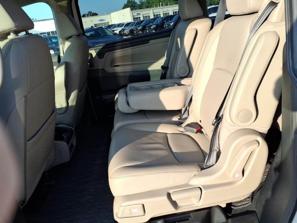 Certified Used 2023 Platinum White Pearl Honda EX-L image 5