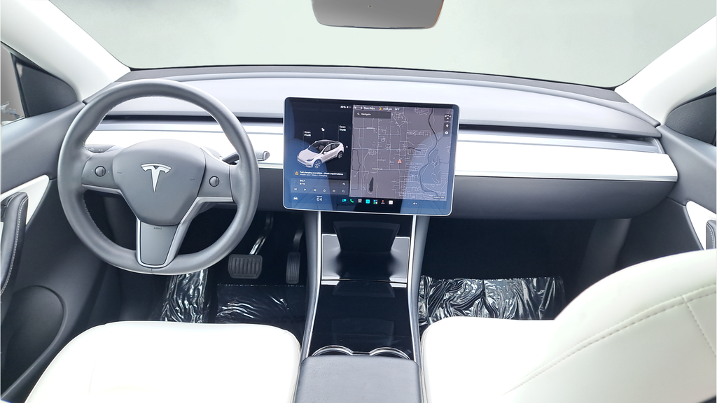 Used 2021  Tesla Long Range image 17