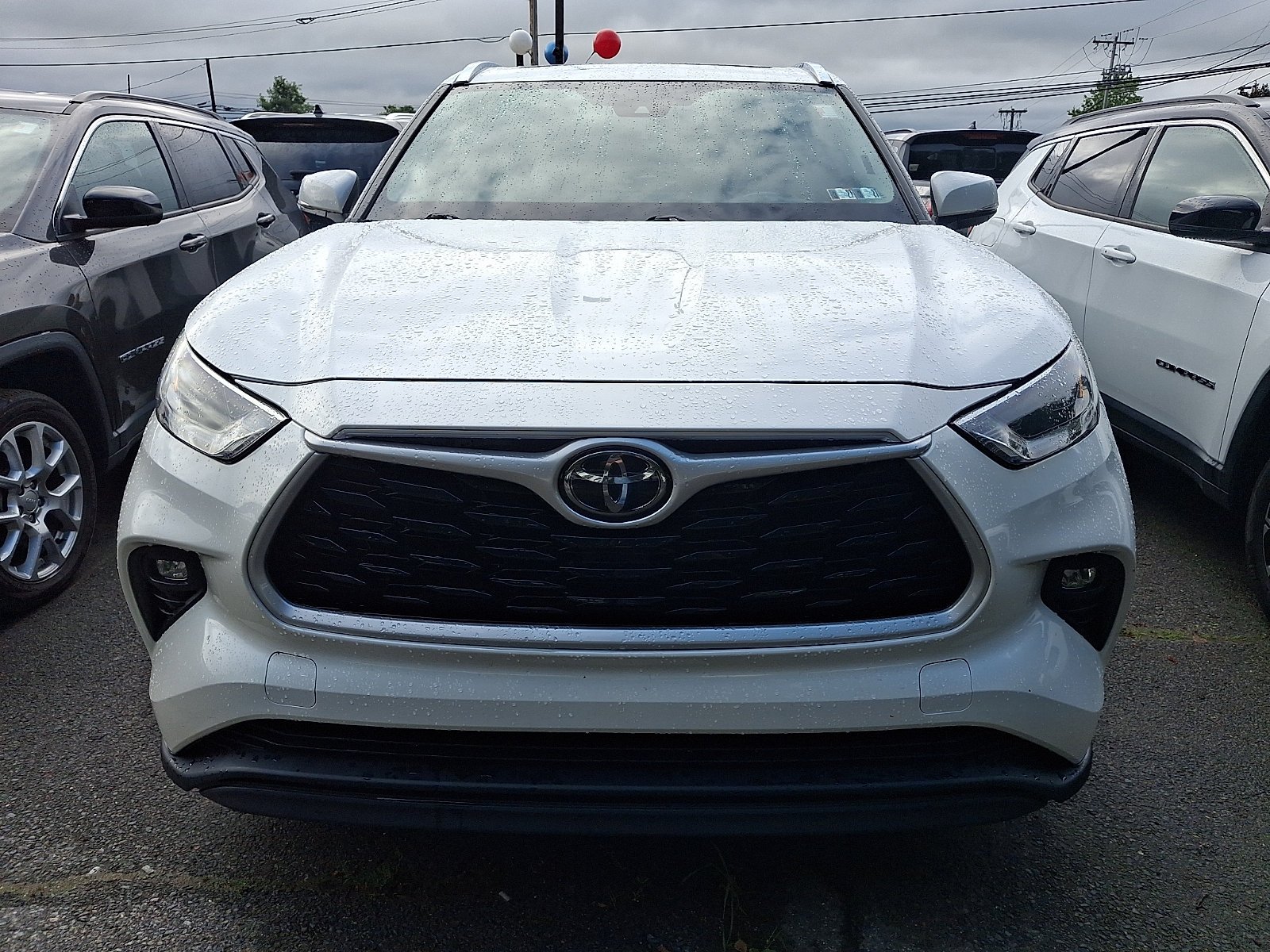 Used 2021 Blizzard Pearl Toyota XLE image 2