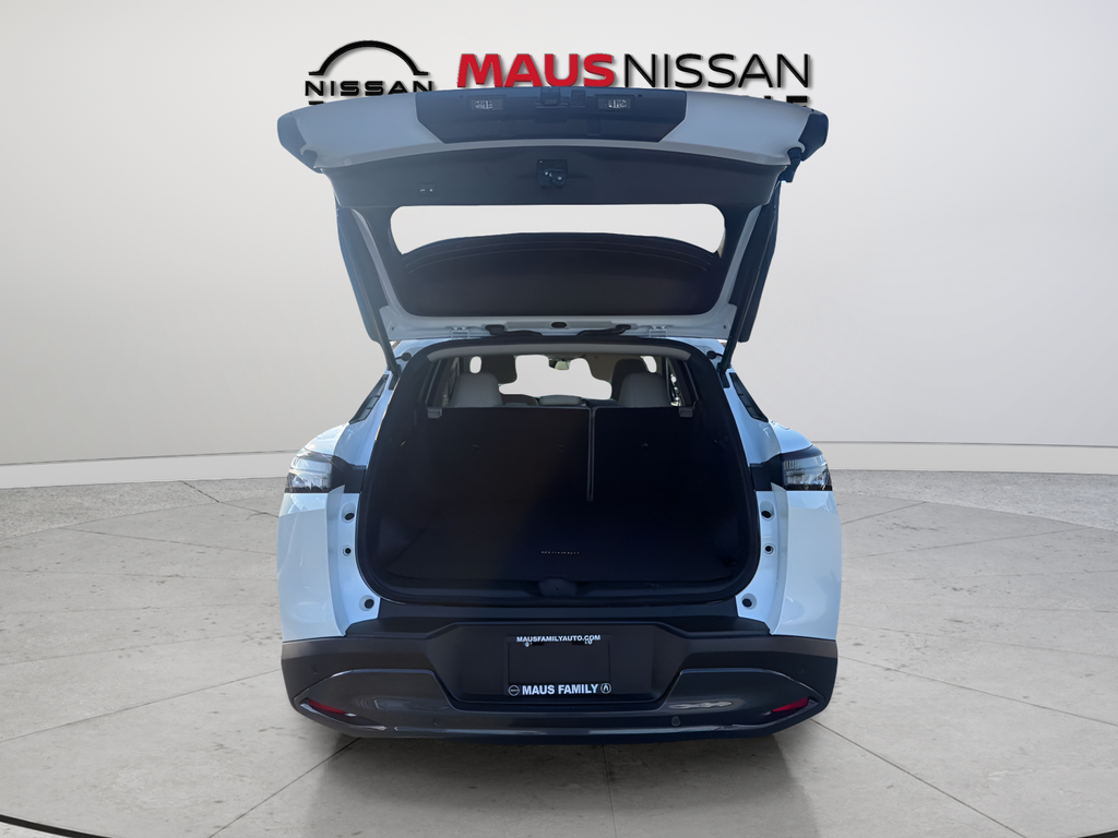 New 2026 White Nissan SL image 9
