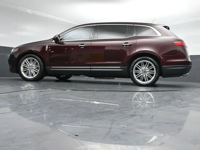 Used 2019 Burgundy Velvet Metallic Tinted Clearcoat Lincoln Reserve image 42