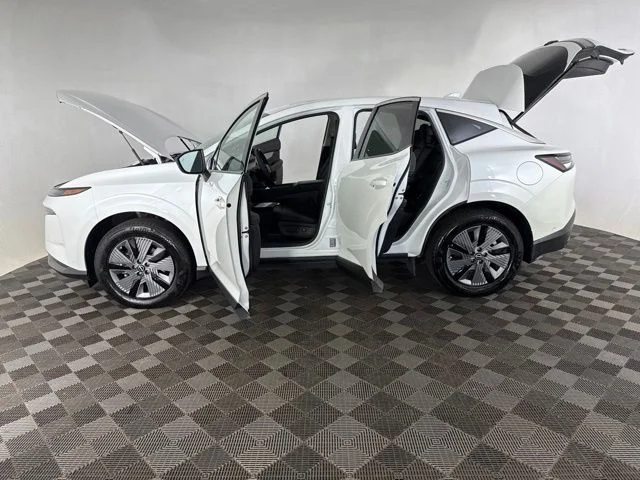 Used 2025 White Nissan SL image 9