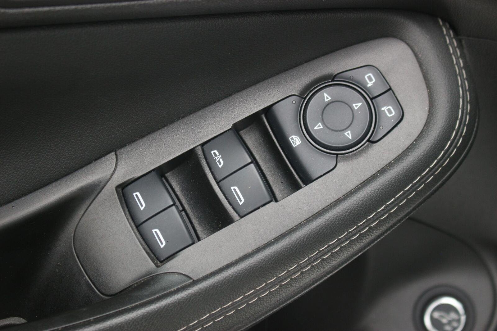 Used 2022 White Frost Tricoat Buick Essence image 14