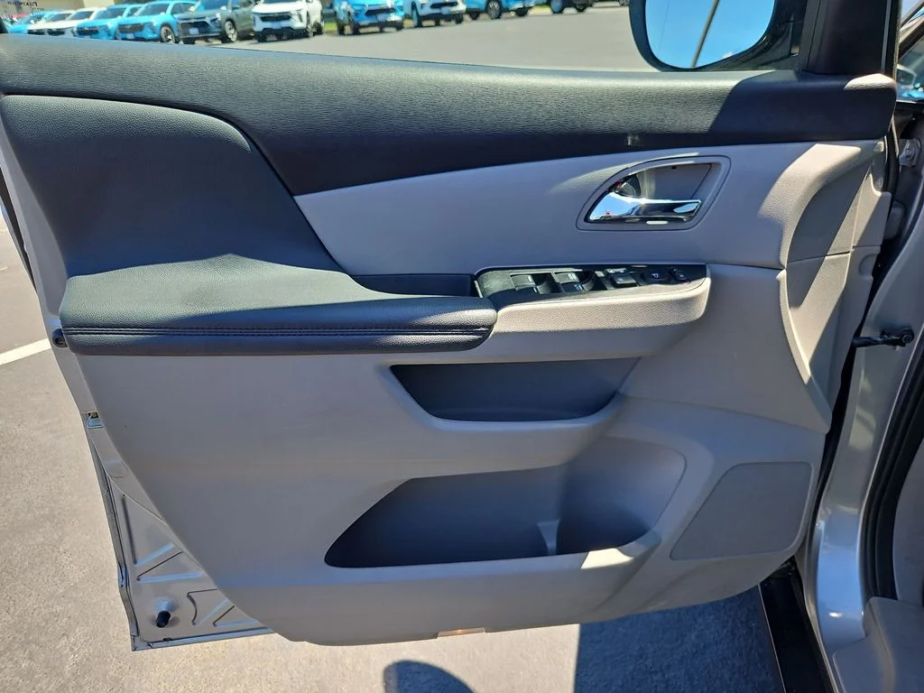 Used 2016 Lunar Silver Metallic Honda EX-L image 10