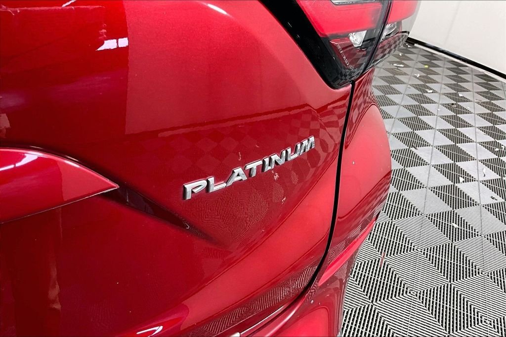 Used 2022 Red Nissan Platinum image 23