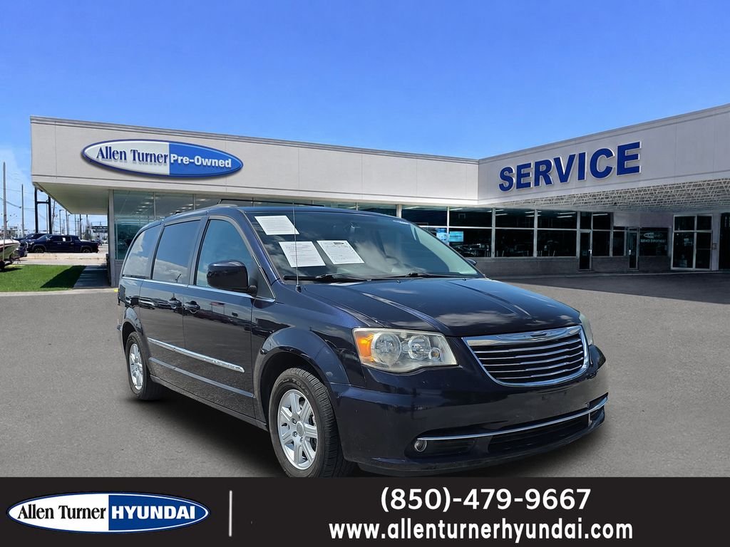2011 Chrysler Town & Country Touring's photo