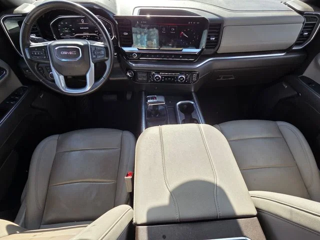Used 2024 White GMC SLT image 9